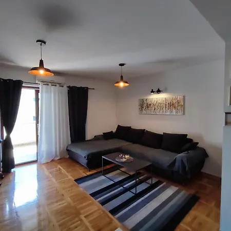 Nea Apartmán *
