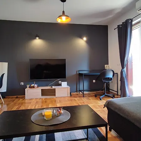 Nea Apartamento
