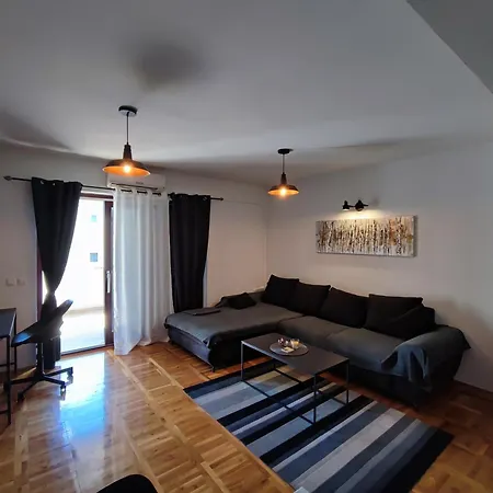 Nea Apartamento *
